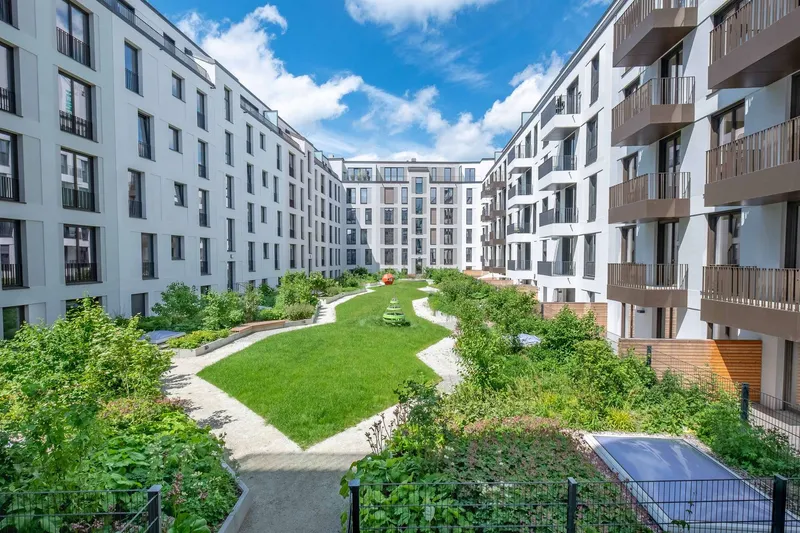 Zwischen Stadtleben und Rückzugsort: Exklusive Neubau-Wohnung sofort verfügbar! — photo 1